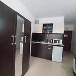 公寓 сънсет бийч 3 *