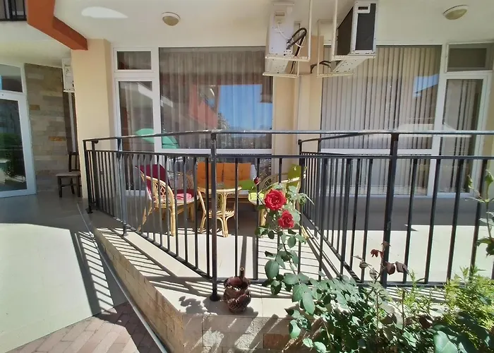 Апартамент сънсет бийч 3 *